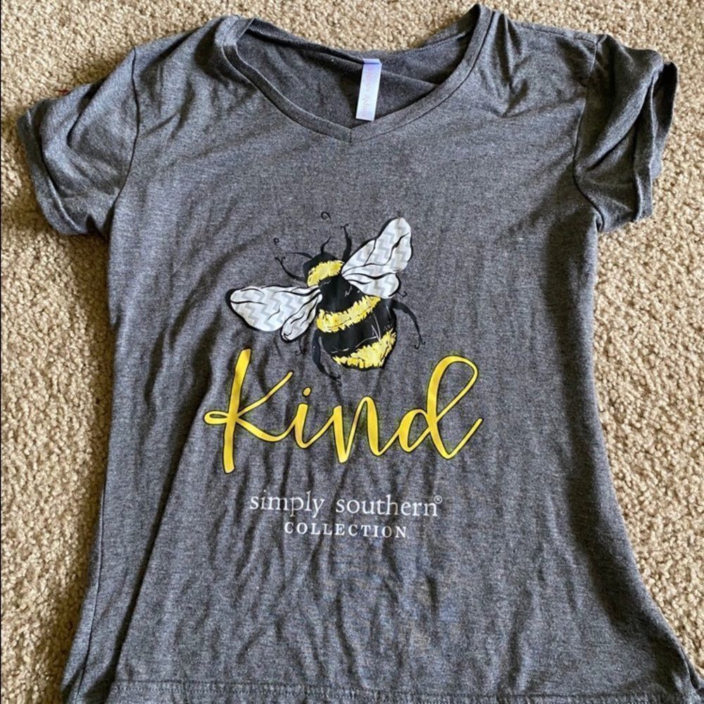 Womens Simply Southern Bee Kind Tshirt